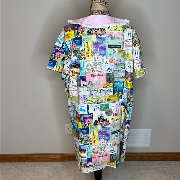 Disney 100 vintage retro Dress with Pink Collar - Picture 6 of 12